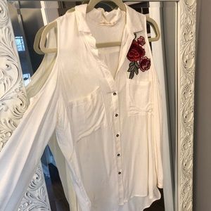 White and pink appliqué open shoulder shirt